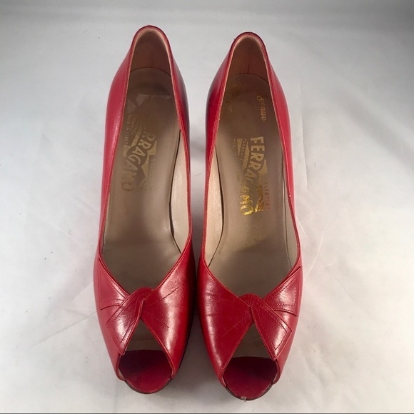Vintage Ferragamo Heels- Red- Size 8 Extra Narrow - Picture 2 of 8